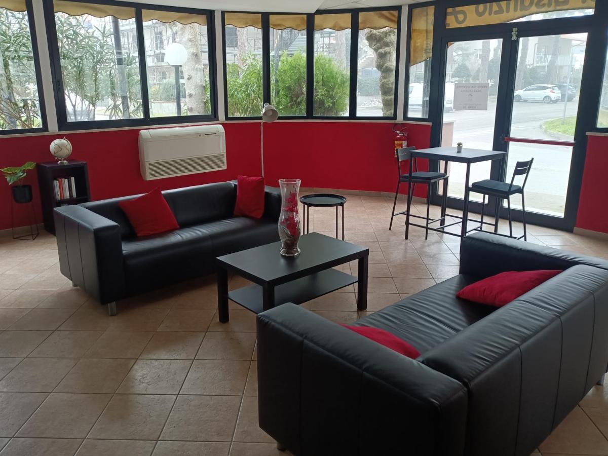 Hotel La Torre Cervia Extérieur photo