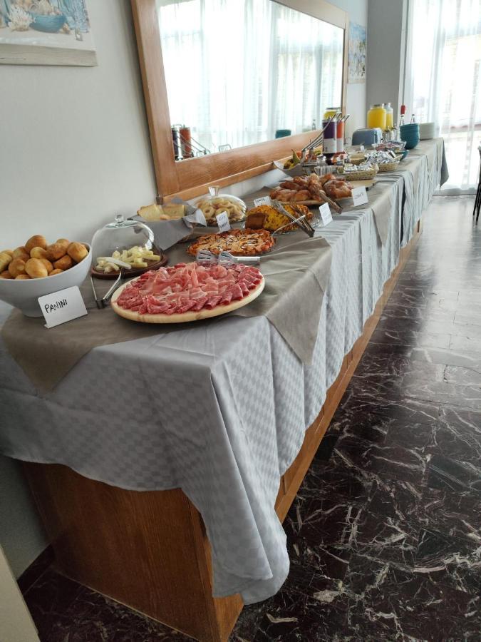 Hotel La Torre Cervia Extérieur photo